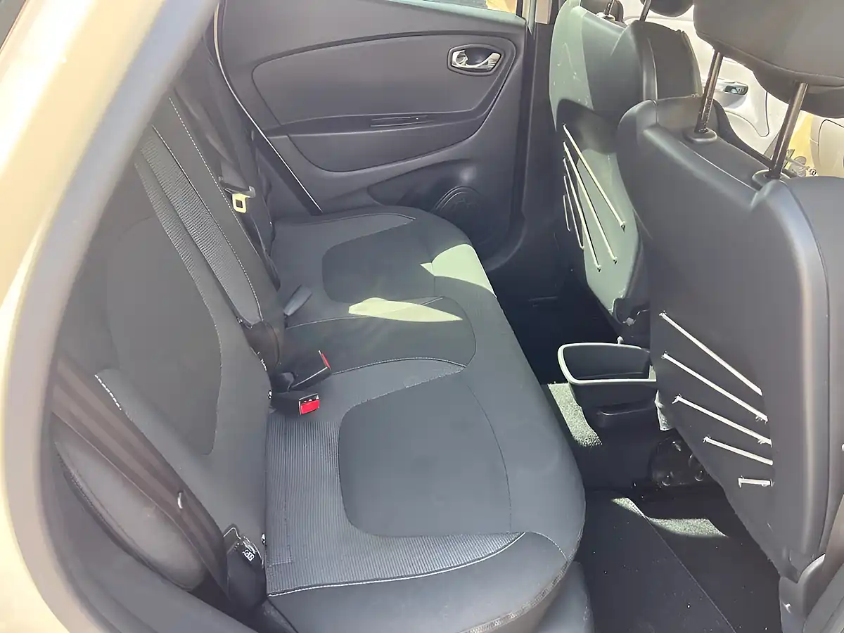 Used 2015 Renault Captur Dynamique S Nav White - Interior and Exterior details 10