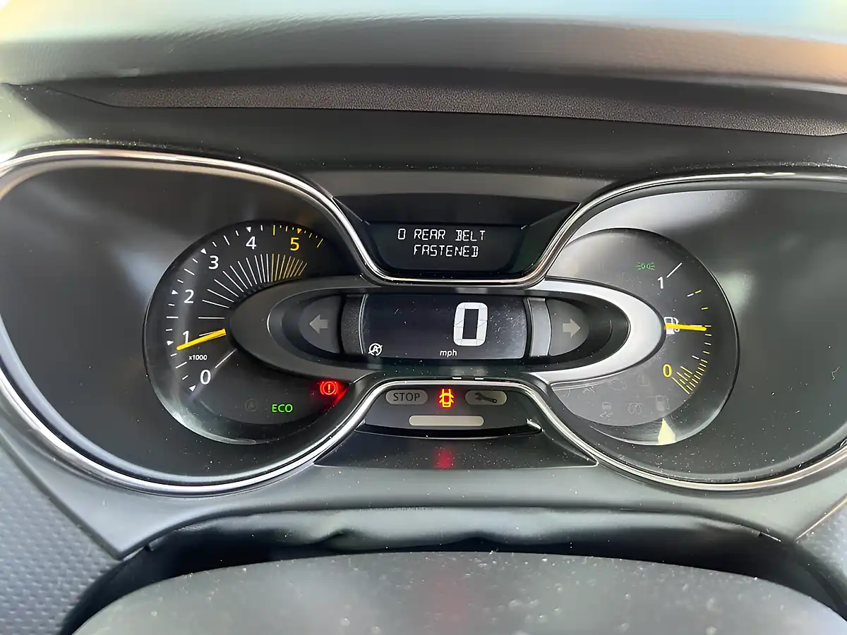 Used 2015 Renault Captur Dynamique S Nav White - Interior and Exterior details 13