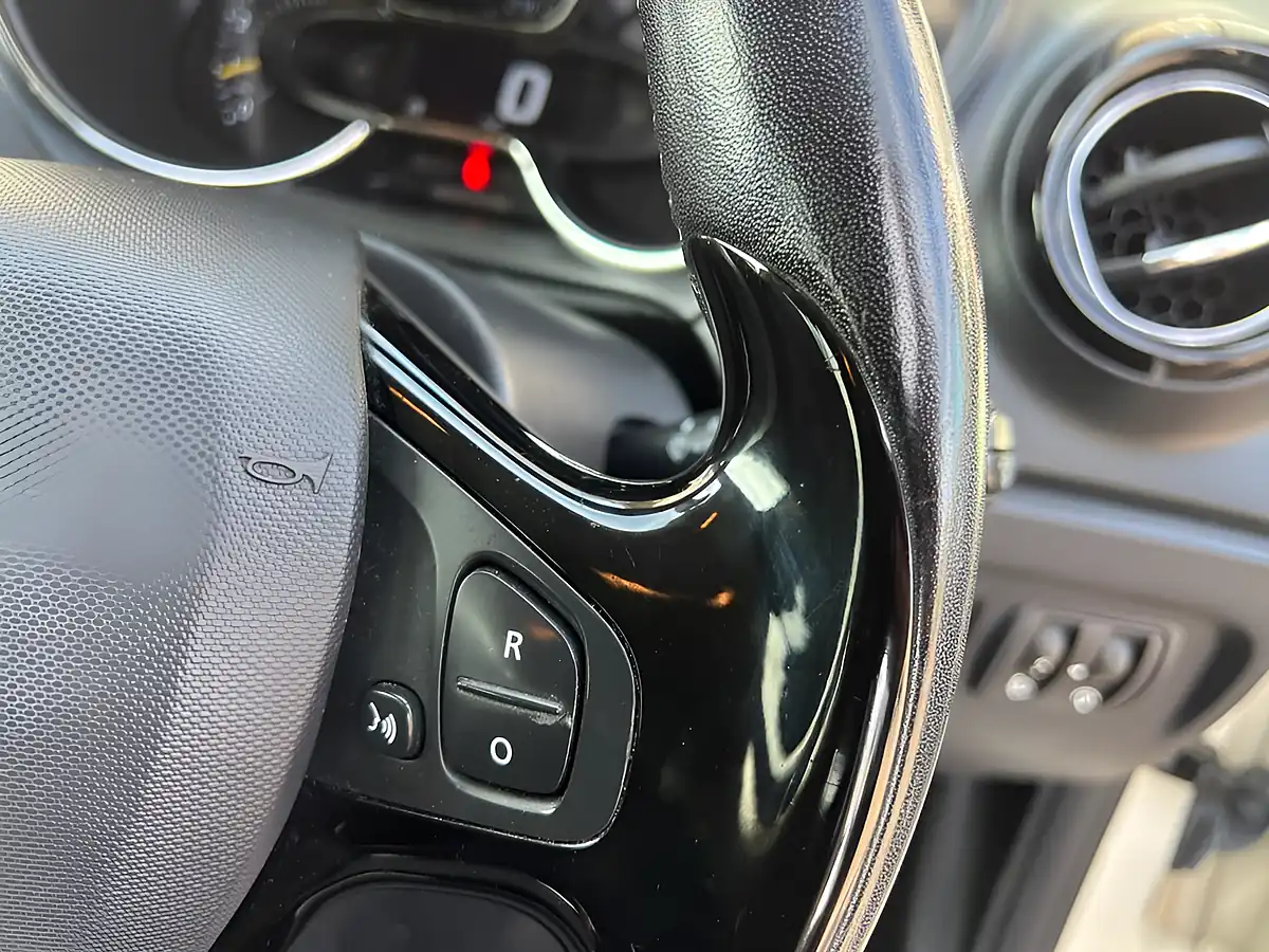 Used 2015 Renault Captur Dynamique S Nav White - Interior and Exterior details 15