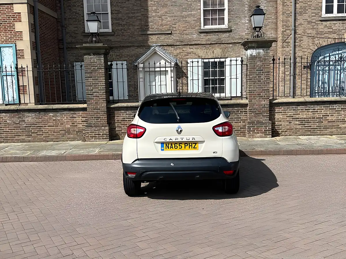 Used 2015 Renault Captur Dynamique S Nav White - Interior and Exterior details 20