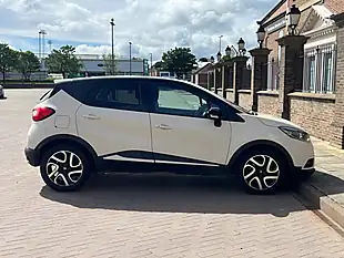 Used 2015 Renault Captur Dynamique S Nav White - Interior and Exterior details 4