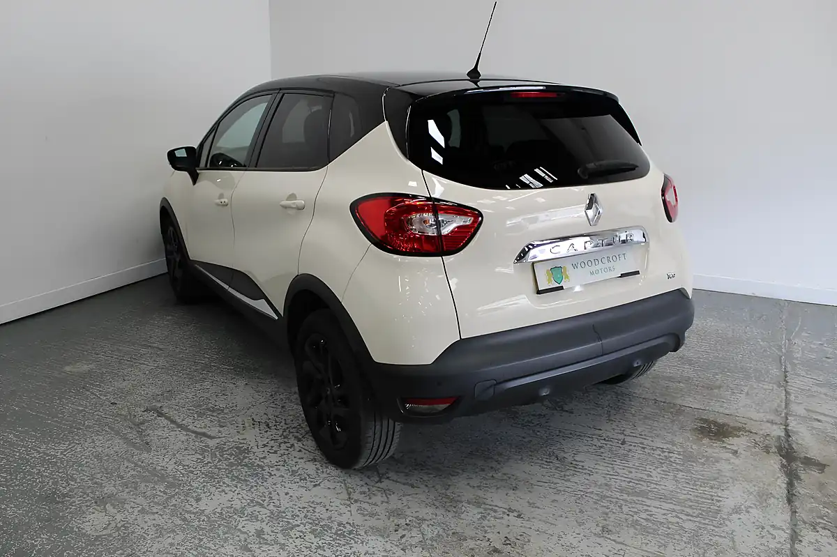 Used 2015 Renault Captur Dynamique S Nav White - Interior and Exterior details 5