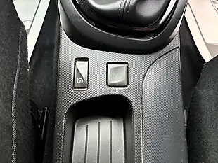 Used 2015 Renault Captur Dynamique S Nav White - Interior and Exterior details 16