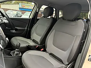 Used 2015 Renault Captur Dynamique S Nav White - Interior and Exterior details 17
