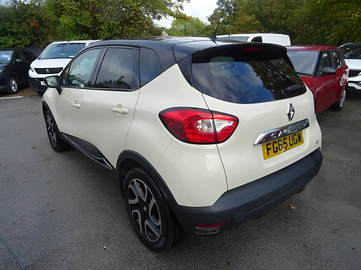 Used 2015 Renault Captur Dynamique S Nav White - Interior and Exterior details 18