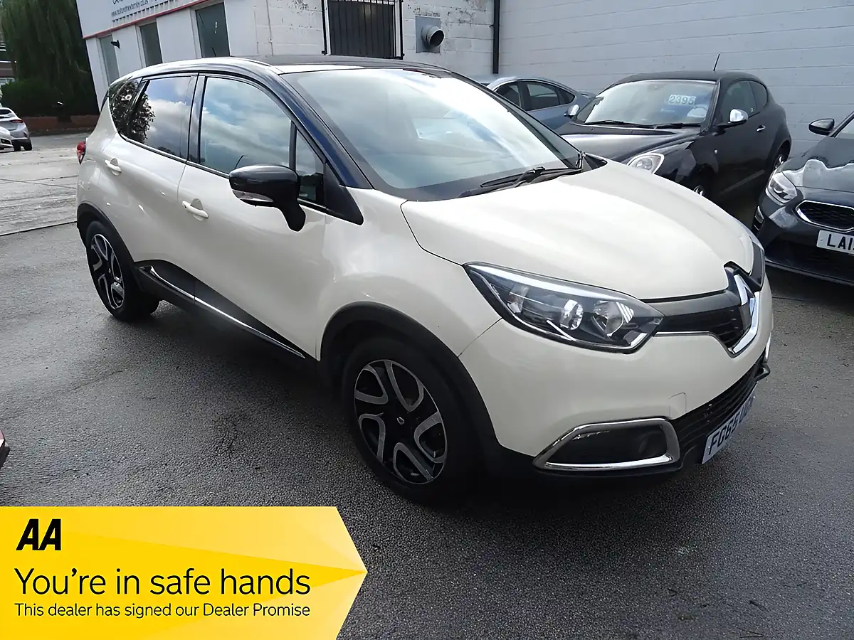 Used 2015 Renault Captur Dynamique S Nav White - Interior and Exterior details 3