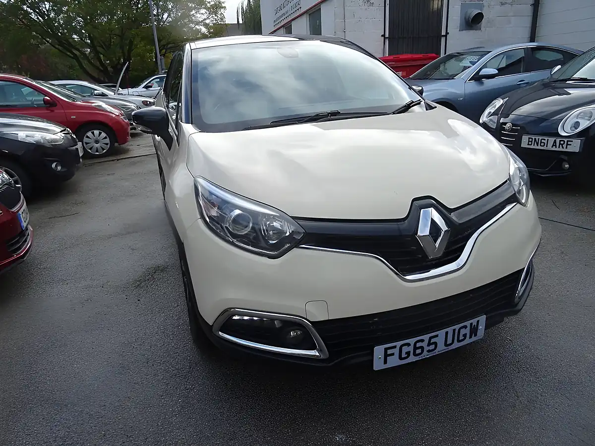Used 2015 Renault Captur Dynamique S Nav White - Interior and Exterior details 4
