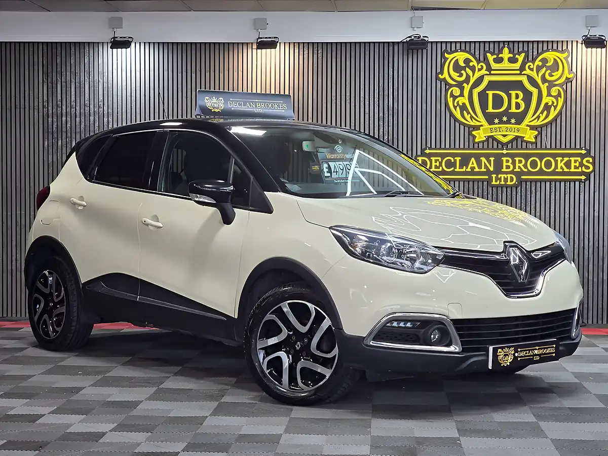 Used 2015 Renault Captur Dynamique S Nav White - Front View