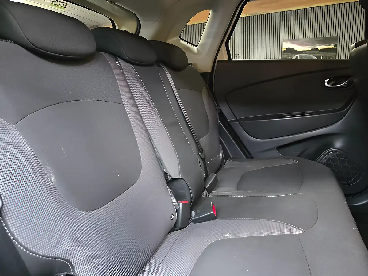 Used 2015 Renault Captur Dynamique S Nav White - Interior and Exterior details 18