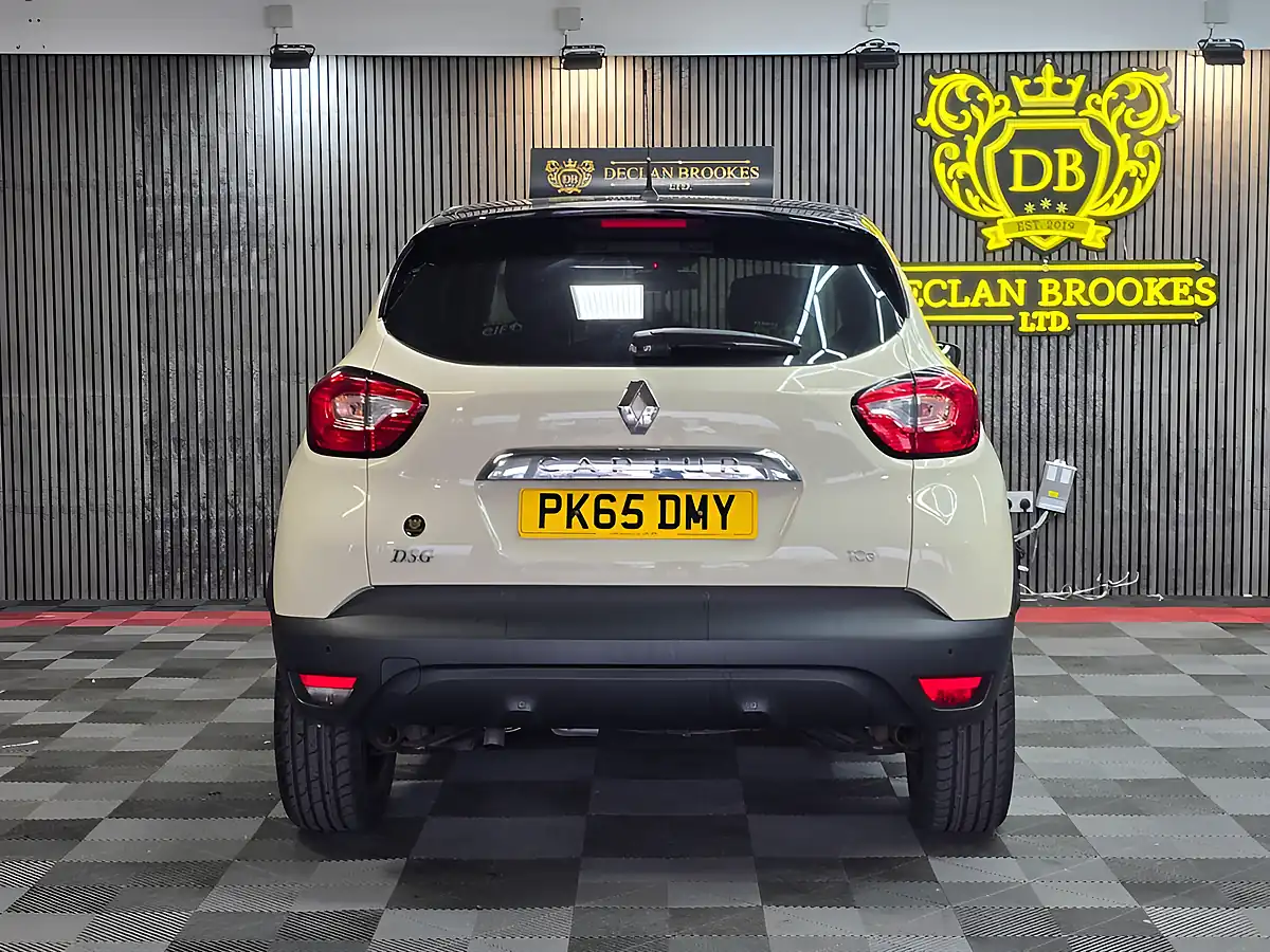 Used 2015 Renault Captur Dynamique S Nav White - Interior and Exterior details 4