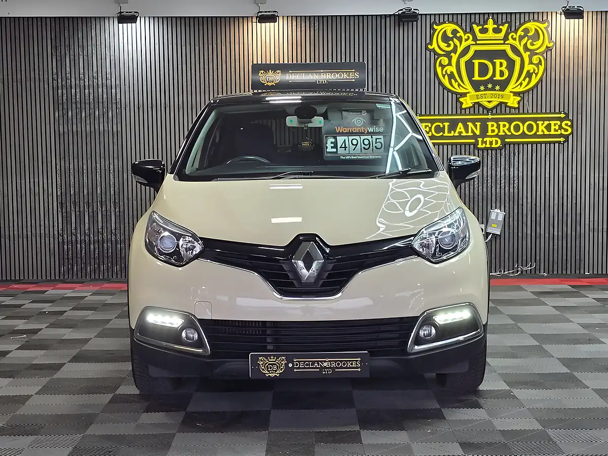 Used 2015 Renault Captur Dynamique S Nav White - Interior and Exterior details 8