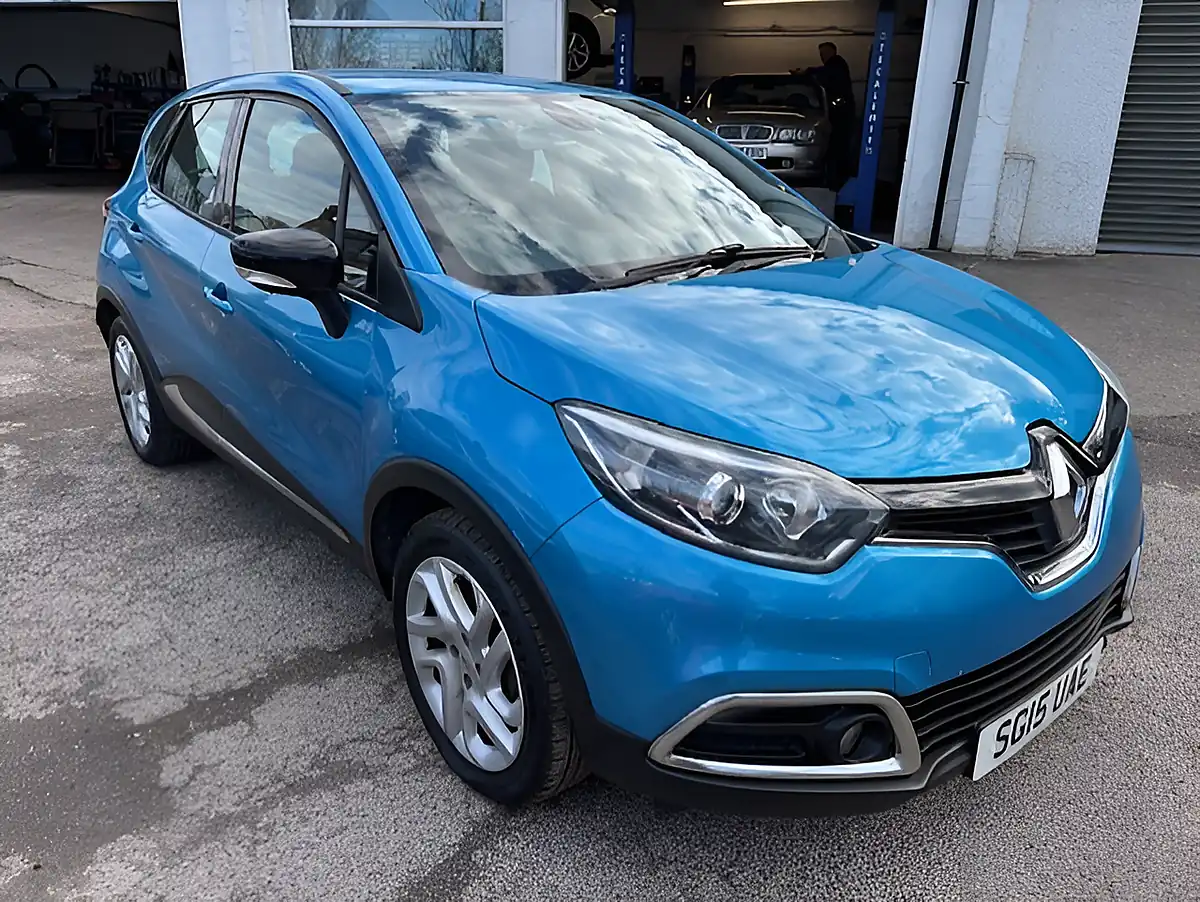 Used 2015 Renault Captur Energy Blue - Front View