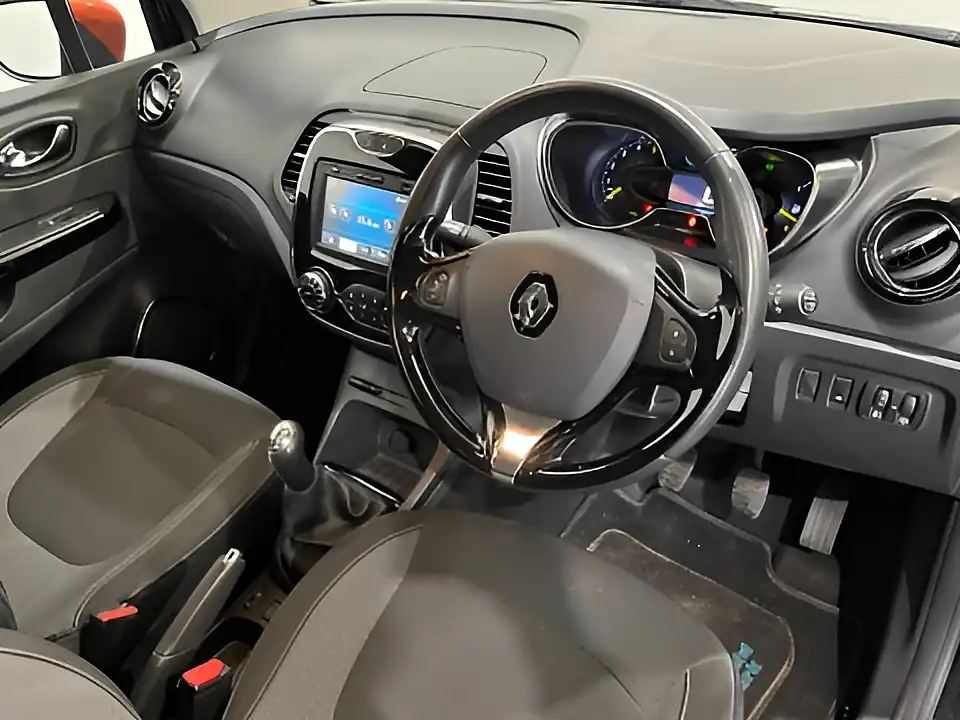 Used 2015 Renault Captur Energy Dynamique Medianav Black - Interior and Exterior details 3