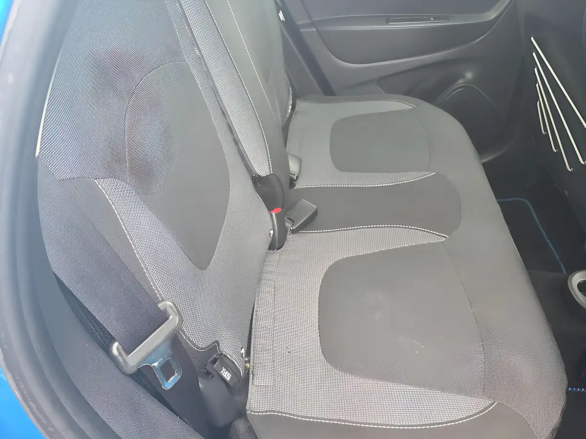 Used 2015 Renault Captur Energy Dynamique Nav Blue - Interior and Exterior details 13