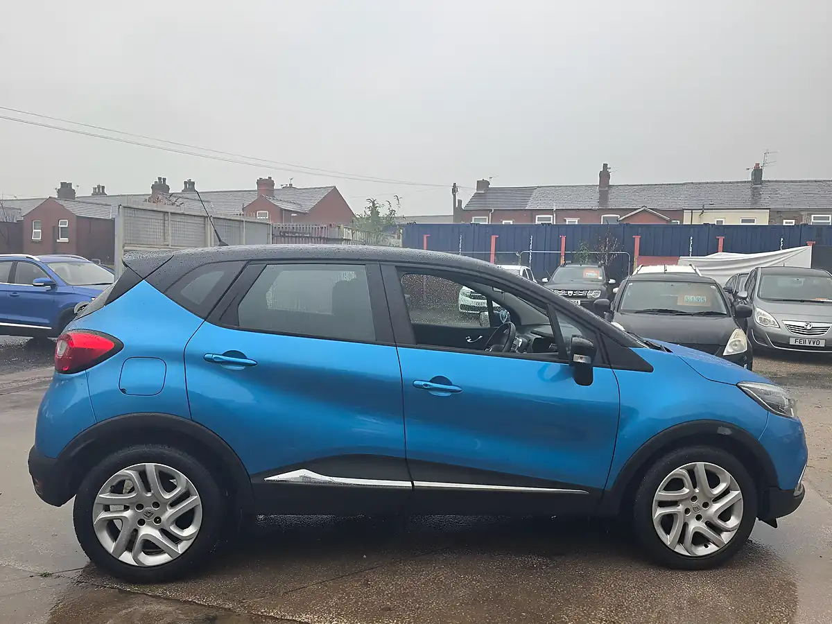Used 2015 Renault Captur Energy Dynamique Nav Blue - Interior and Exterior details 8