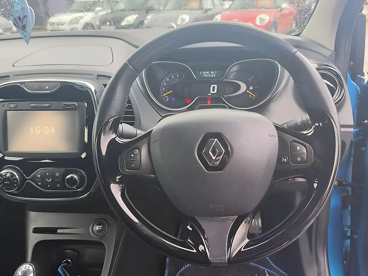 Used 2015 Renault Captur Energy Dynamique Nav Blue - Interior and Exterior details 9