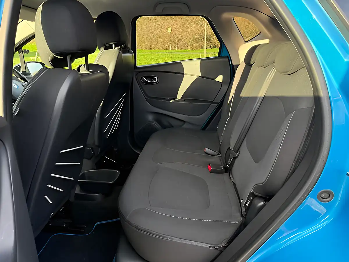 Used 2015 Renault Captur Energy Dynamique S Nav Blue - Interior and Exterior details 11
