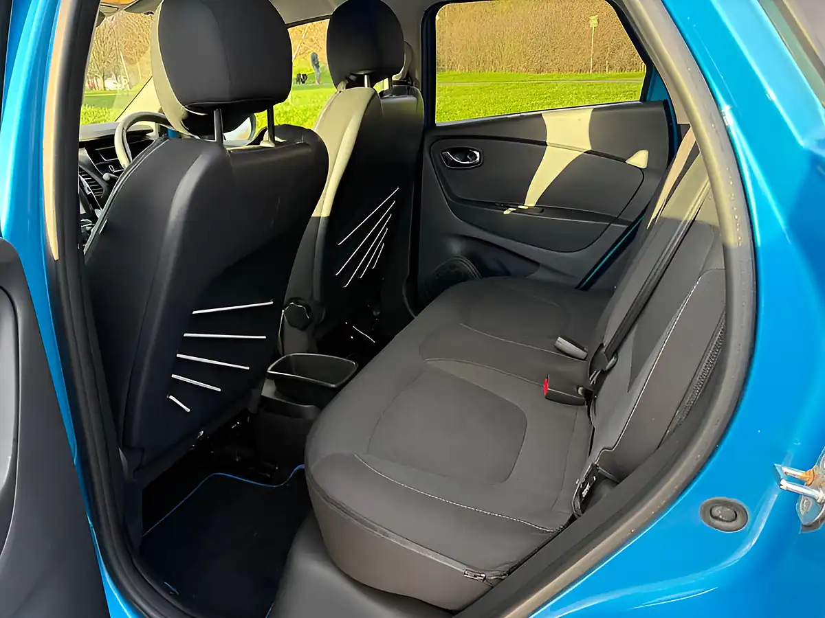 Used 2015 Renault Captur Energy Dynamique S Nav Blue - Interior and Exterior details 12