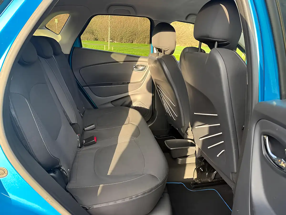 Used 2015 Renault Captur Energy Dynamique S Nav Blue - Interior and Exterior details 14
