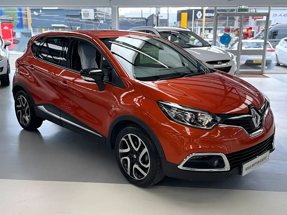 Used 2015 Renault Captur Energy Dynamique S Nav Orange - Interior and Exterior details 11