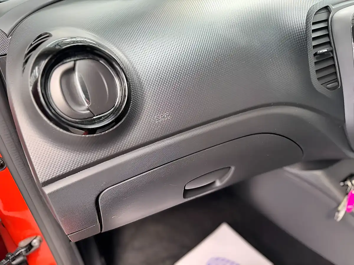 Used 2015 Renault Captur Energy Dynamique S Nav Orange - Interior and Exterior details 16