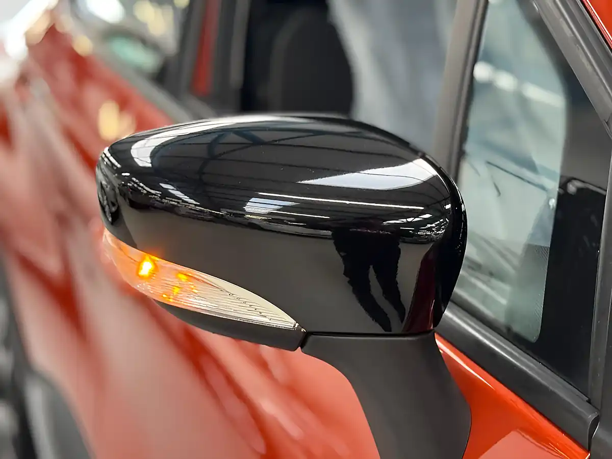 Used 2015 Renault Captur Energy Dynamique S Nav Orange - Interior and Exterior details 18
