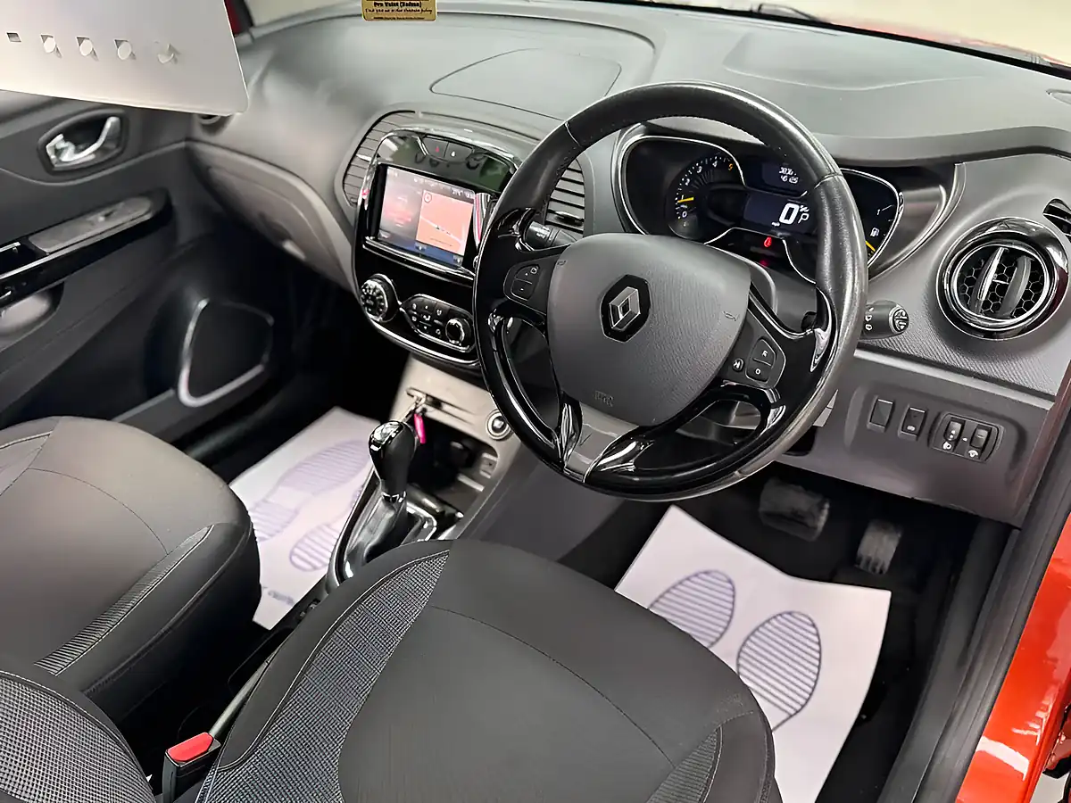 Used 2015 Renault Captur Energy Dynamique S Nav Orange - Interior and Exterior details 3