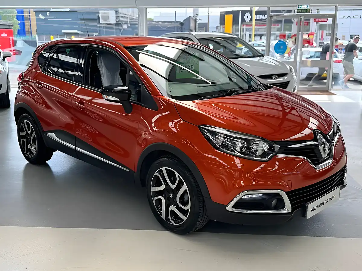 Used 2015 Renault Captur Energy Dynamique S Nav Orange - Interior and Exterior details 4