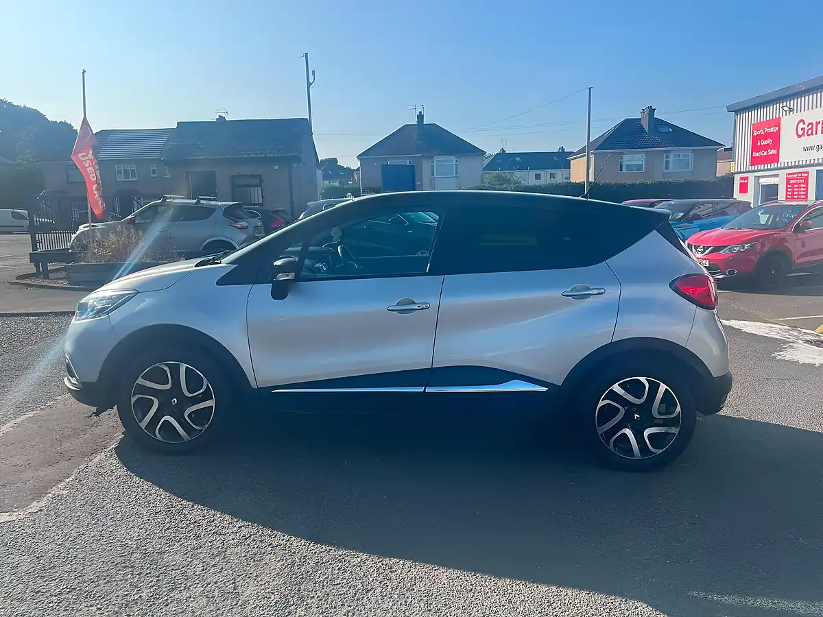 Used 2015 Renault Captur Energy Dynamique S Nav Silver - Interior and Exterior details 8