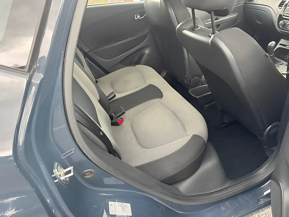 Used 2015 Renault Captur Expression + Blue - Interior and Exterior details 16