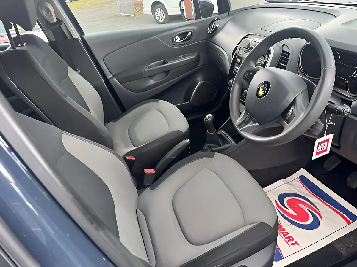 Used 2015 Renault Captur Expression + Blue - Interior and Exterior details 17