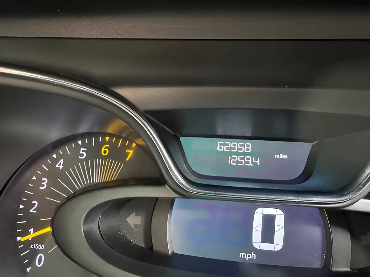 Used 2015 Renault Captur Expression + Blue - Interior and Exterior details 18