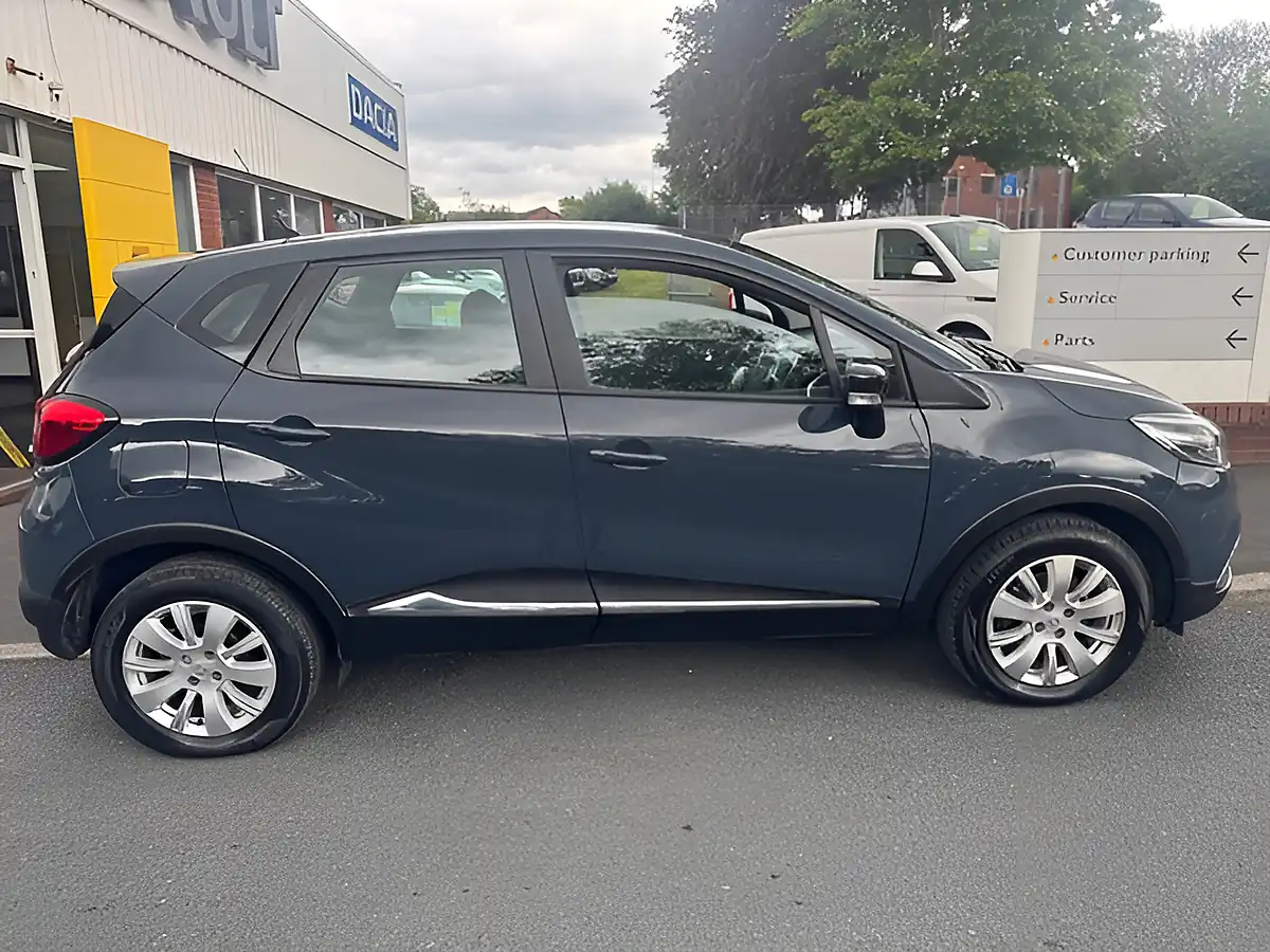 Used 2015 Renault Captur Expression + Blue - Interior and Exterior details 5