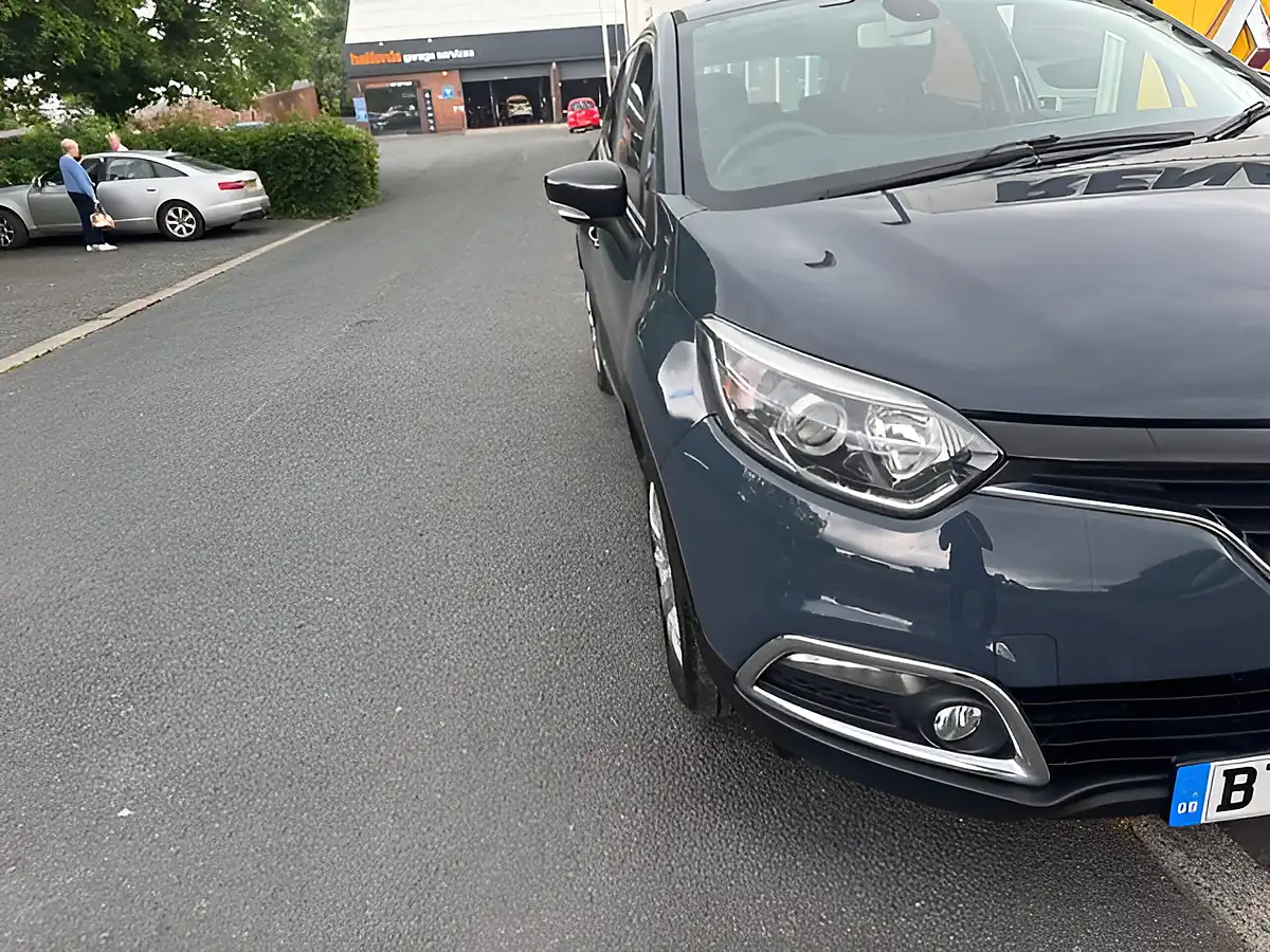 Used 2015 Renault Captur Expression + Blue - Interior and Exterior details 7