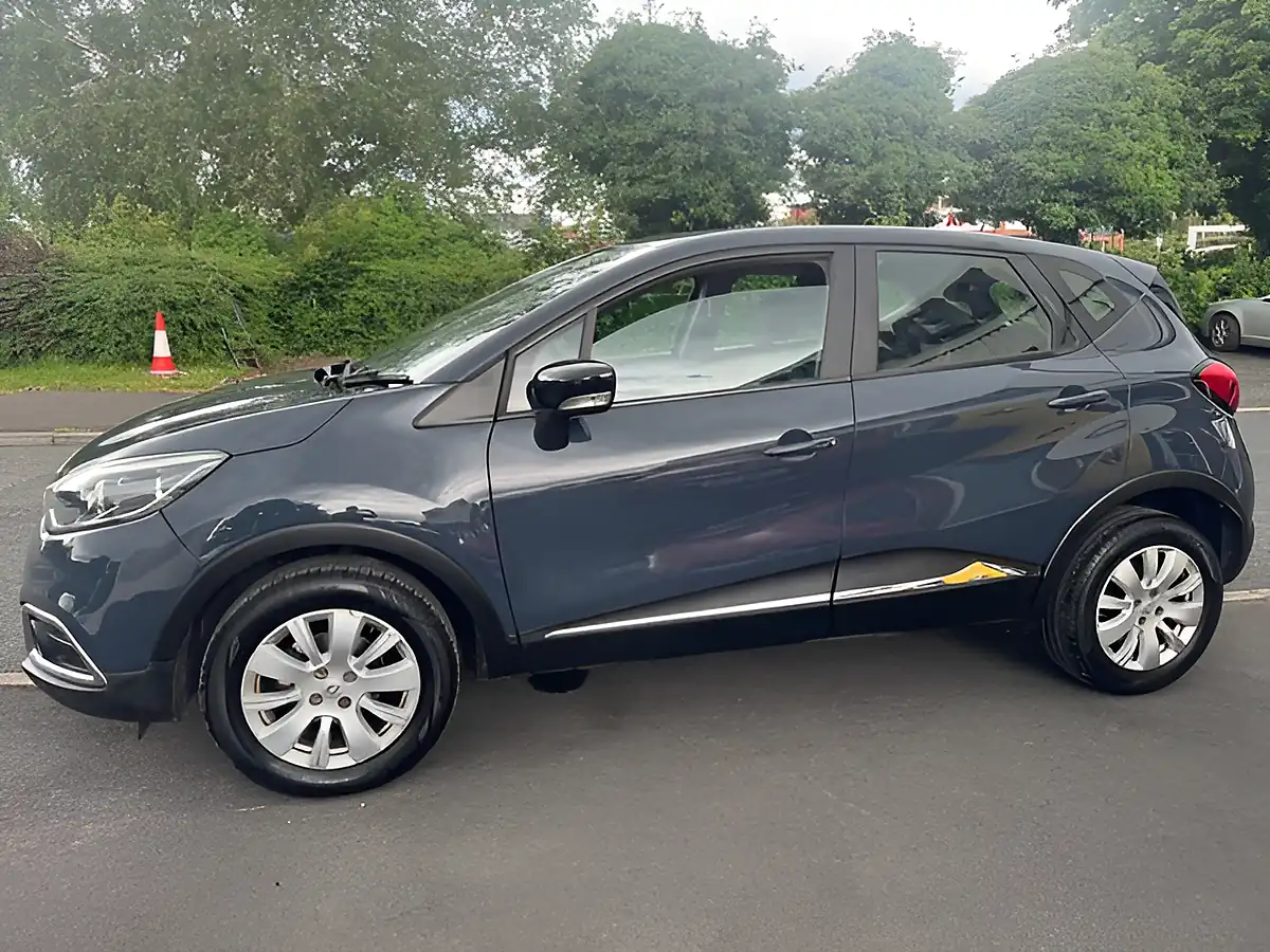 Used 2015 Renault Captur Expression + Blue - Interior and Exterior details 9