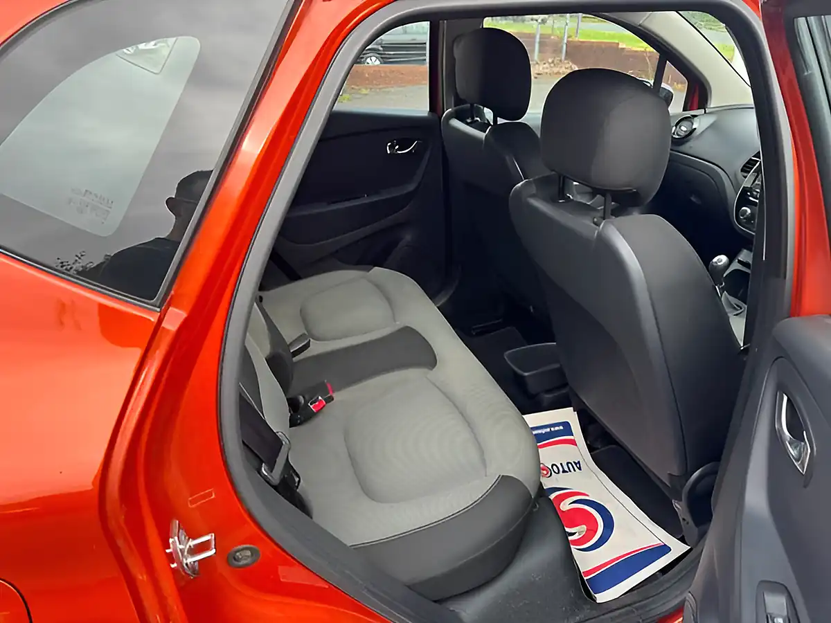 Used 2015 Renault Captur Expression + Orange - Interior and Exterior details 14