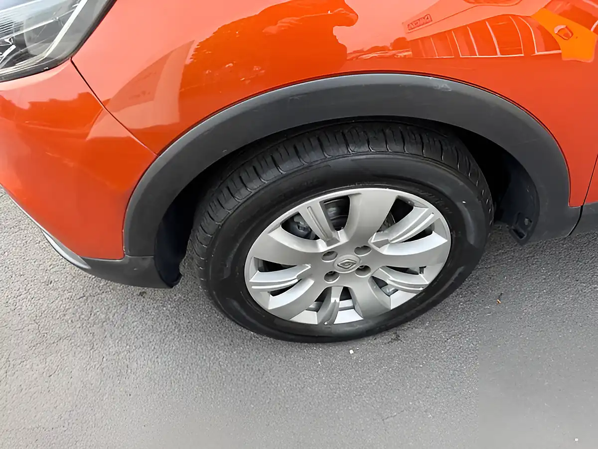Used 2015 Renault Captur Expression + Orange - Interior and Exterior details 19