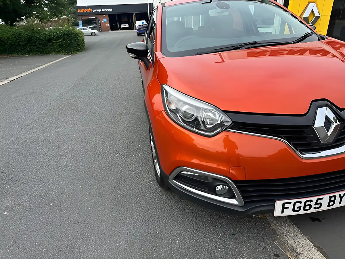 Used 2015 Renault Captur Expression + Orange - Interior and Exterior details 6