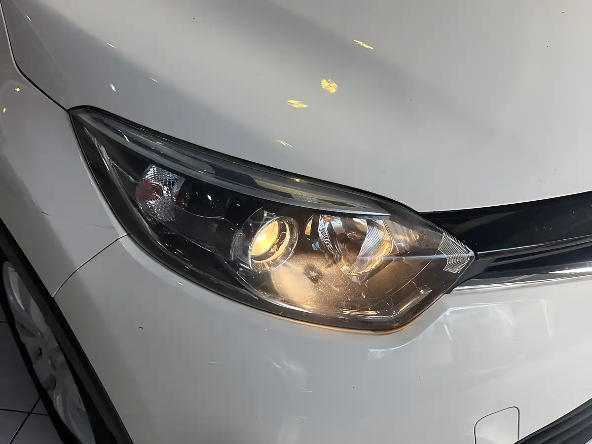Used 2015 Renault Captur Expression+ White - Interior and Exterior details 2