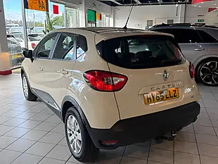 Used 2015 Renault Captur Expression+ White - Interior and Exterior details 6