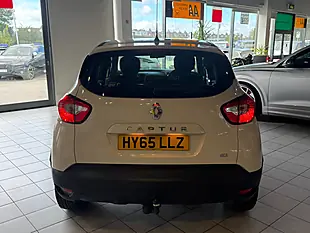 Used 2015 Renault Captur Expression+ White - Interior and Exterior details 8