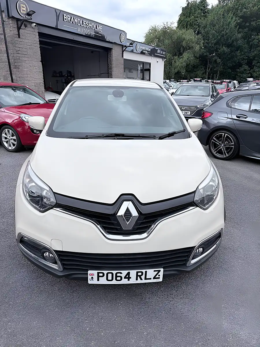 Used 2015 Renault Captur Iconic Beige - Interior and Exterior details 5