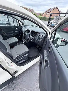 Used 2015 Renault Captur Iconic Beige - Interior and Exterior details 6