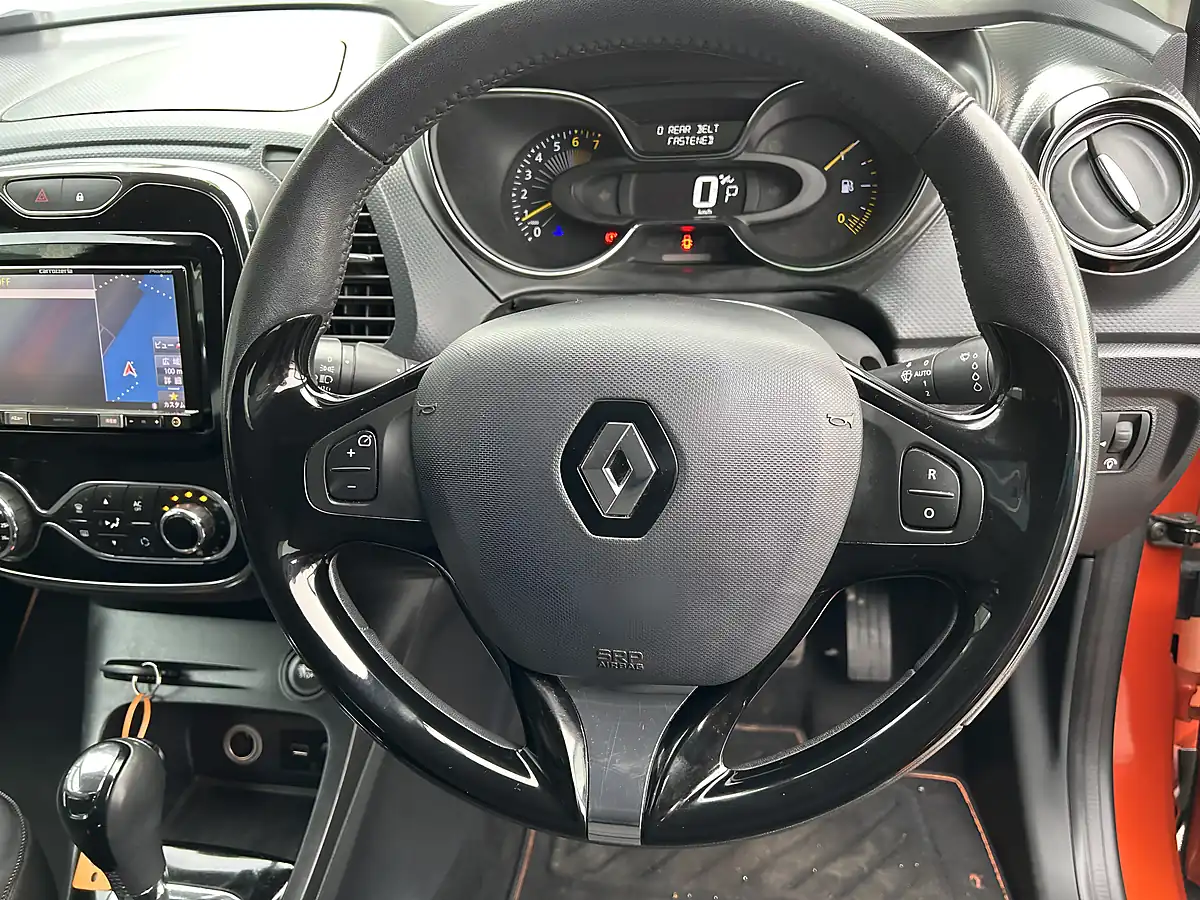 Used 2015 Renault Captur - Interior and Exterior details 11