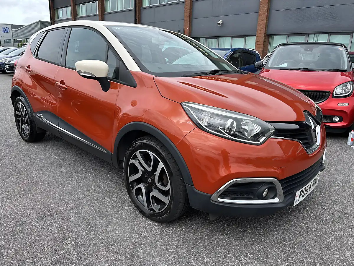 Used 2015 Renault Captur Orange - Front View