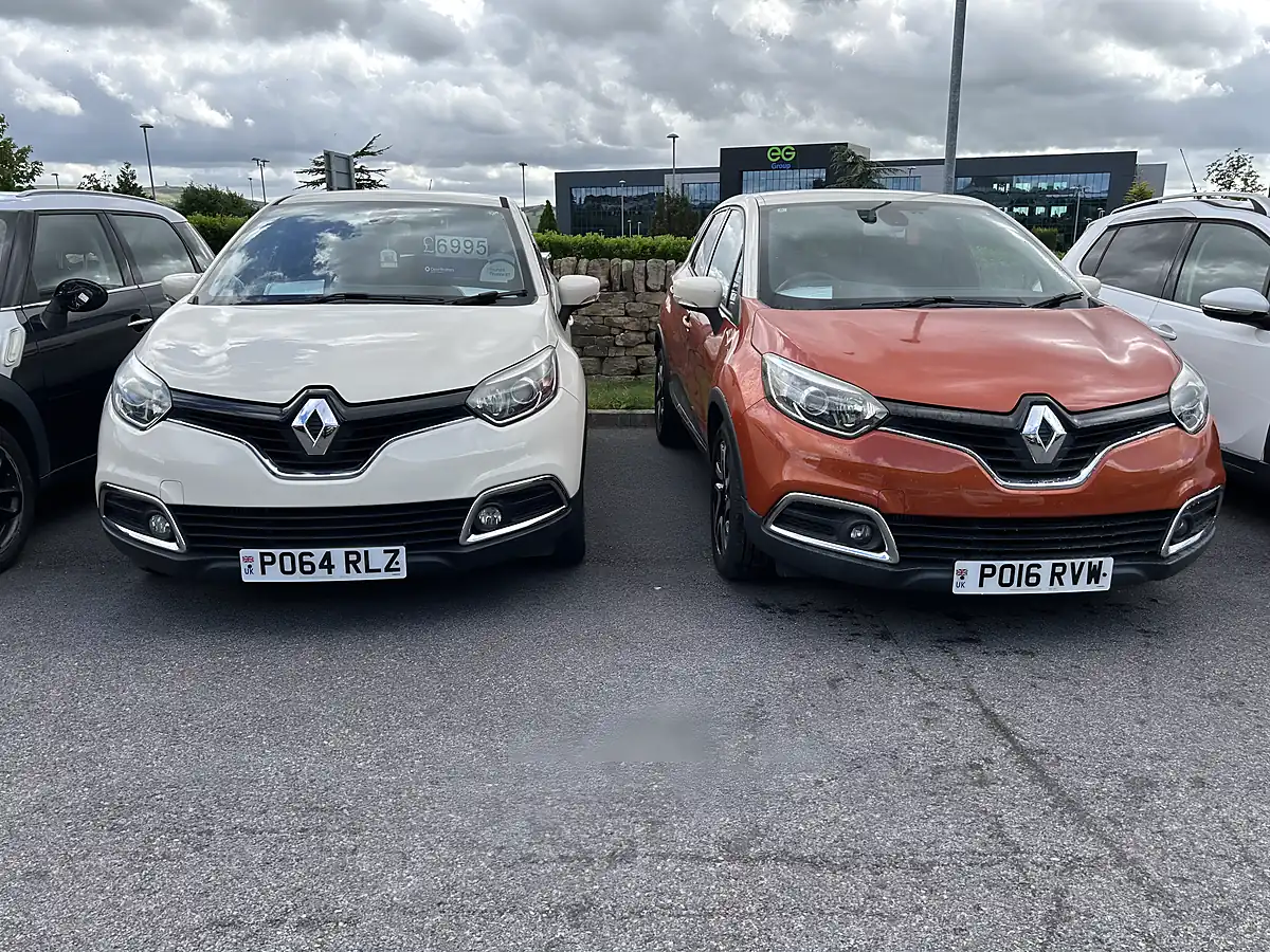Used 2015 Renault Captur Orange - Interior and Exterior details 12
