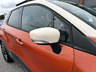 Used 2015 Renault Captur Orange - Interior and Exterior details 19