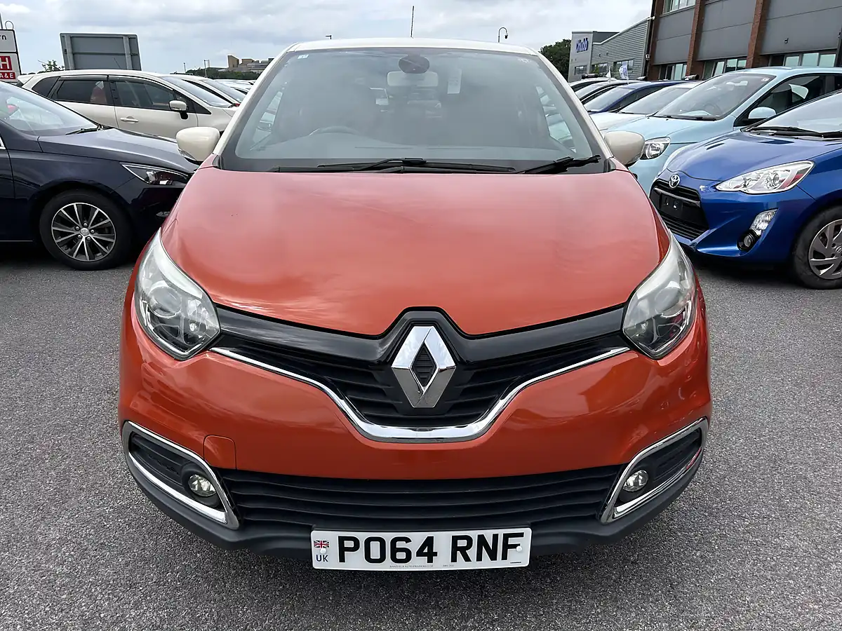 Used 2015 Renault Captur Orange - Interior and Exterior details 2