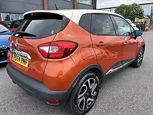 Used 2015 Renault Captur Orange - Interior and Exterior details 6
