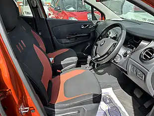 Used 2015 Renault Captur Orange - Interior and Exterior details 7